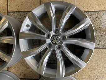 ALU disky 5x112 R18 T-Roc - Grange Hill - 2