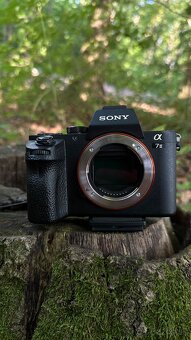 Sony Alpha ii + adaptér a 4 batérie - 2