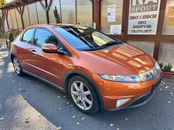 Honda Civic 1,8i - 2
