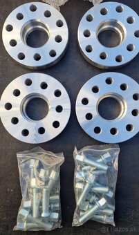 Rozširovacie podložky 5x112 20mm / 5x100 20mm NOVÉ
- 2