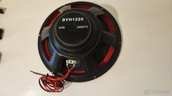Predám 200W subwoofer + komplet montážna sada - 2