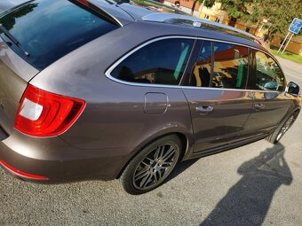 ŠKODA Superb Combi 1.6 TDI Comfort GreenLine - 2