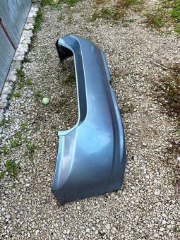 Predám zadný nárazník Corolla 2002-2004 HB E12 - 2