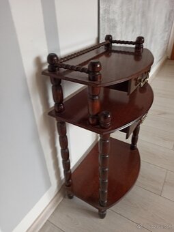 Starožitný stolík - 2