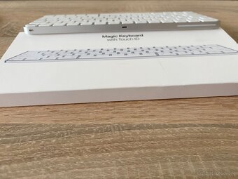 Apple Magic Keyboard s Touch ID – biela, ISO - 2