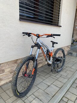 Downhill bicykel/dh bicykel author agang - 2