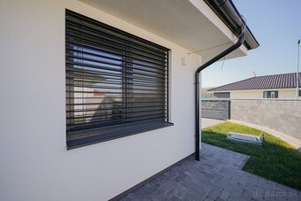 Bungalov 4 izb., blízko hrádze obec Kalinkovo, 534 m2 - 2