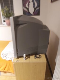 Darujem farebný TV - 2