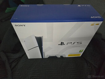 ps5 slim s mechanikouu 2x ovladac plne nová - 2