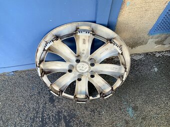 1x Puklica Suzuki R16 - 2