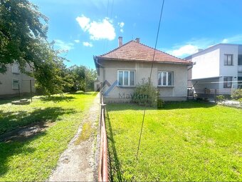 PREDAJ dom s garážou a pozem. v Oslany - 2