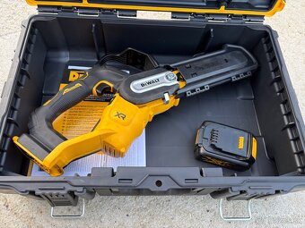 AKU pila DeWALT + akumulátor 4ah + box - 2