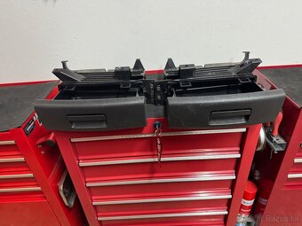 Šuflíky pod predné sedačky golf7 - 2