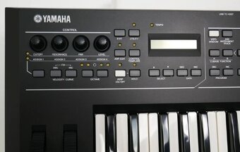 Predám Yamaha KX25 kontroler - 2