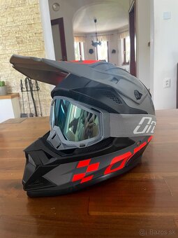 Motocrossová prilba - 2