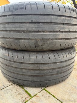 225/45 R18 - 2