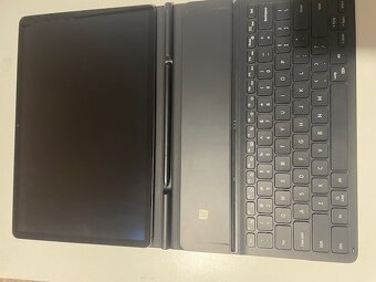 Krásny tablet Samsung Galaxy S7+ s obalom a perom - 2