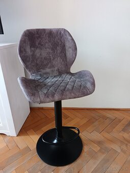 Otáčavé kreslo - 2