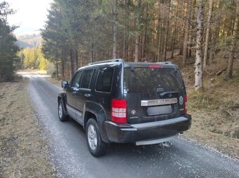 Jeep Cherokee Liberty KK 2.8 crd 130kw 4x4 - 2