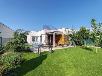 Kompletne zariadený moderný 4 izbový rodinný dom - 2
