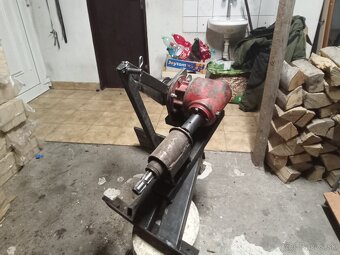 Štiepačka na drevo za málo traktor - 2