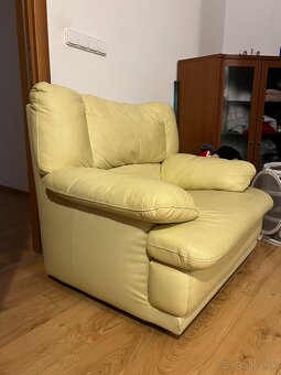 Predám pohodlné kožené kreslá vo veľmi dobrom stave (2ks) - 2