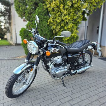 Kawasaki W800 kultový motocykel s kráľovským hriadeľom - 2