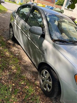 Hyundai Accent - 2