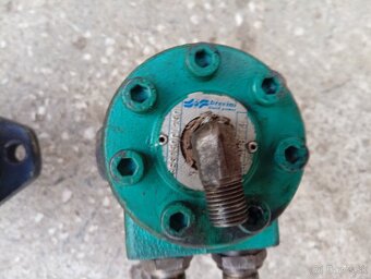 Predám tieto hydromotory 6 ks - 2