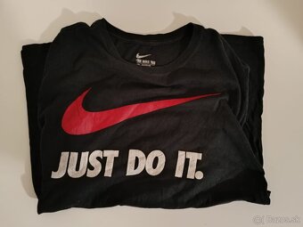 Krabica plný mikín - 2