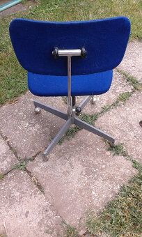 Predám retro kancelársku stoličku. - 2