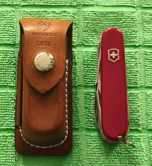 Victorinox Champion (C) - 2