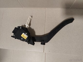 Audi Q7 3.0 TDI plynový pedál - 2