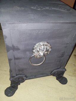 Starožitná kovová truhlica - 2