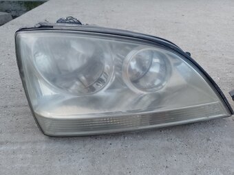 Predám predné svetlá na Kia Sorento - 2