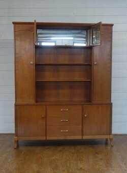 Skriňa “ RETRO “ ( 32 ). - 2