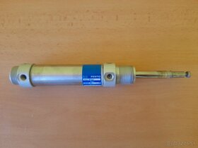 Vzduchový piest Festo DSW-32-50-P - 2