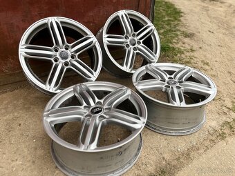 ☑️Audi Pompei 5x112 r18 originál - 2