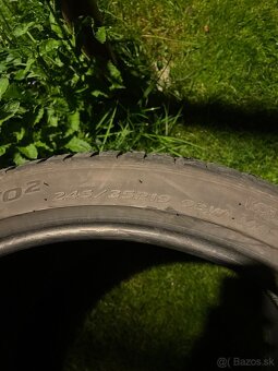 Predám pneu 245/35 R19 - 2