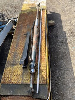 Hydraulicky piest serva - 2