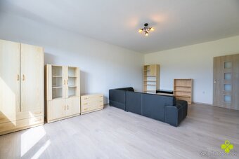 PEKNÝ 1 IZBOVÝ BYT Ul. PALÁRIKA PRIEVIDZA KRÁSNY VÝHĽAD - 2