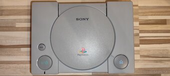 Predám Playstation 1 SCPH-7502 - 2