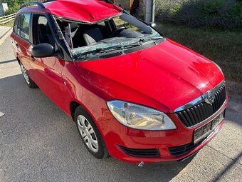 Rozpredam Skoda Fabia 2 combi 1.2 HTP facelit 54tis KM - 2