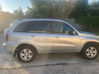 Toyota rav4 - 2