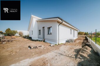 MOŽNOSŤ VIDIEŤ  - Novostavba 4-izbového RD obec Červeník, ok - 2