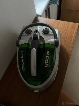 Predám vysávač Sencor Alfa Cyclone 800 W - 2