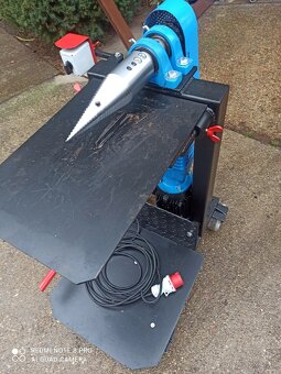 Kuželová štiepačka dreva - 2