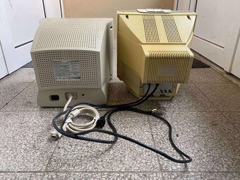 Predám tieto staré retro monitory - 2