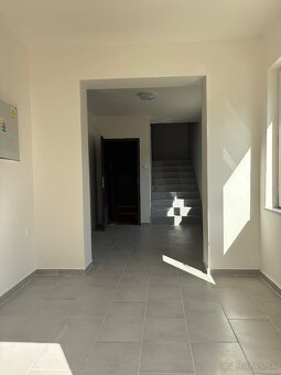 RK Diamant - prenájom polyfunkčnej budovy - 2