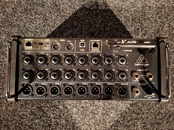 Mixpult Behringer X-Air XR18 + obal (case) - 2